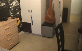 Appartement Chaleureux Et Calme
